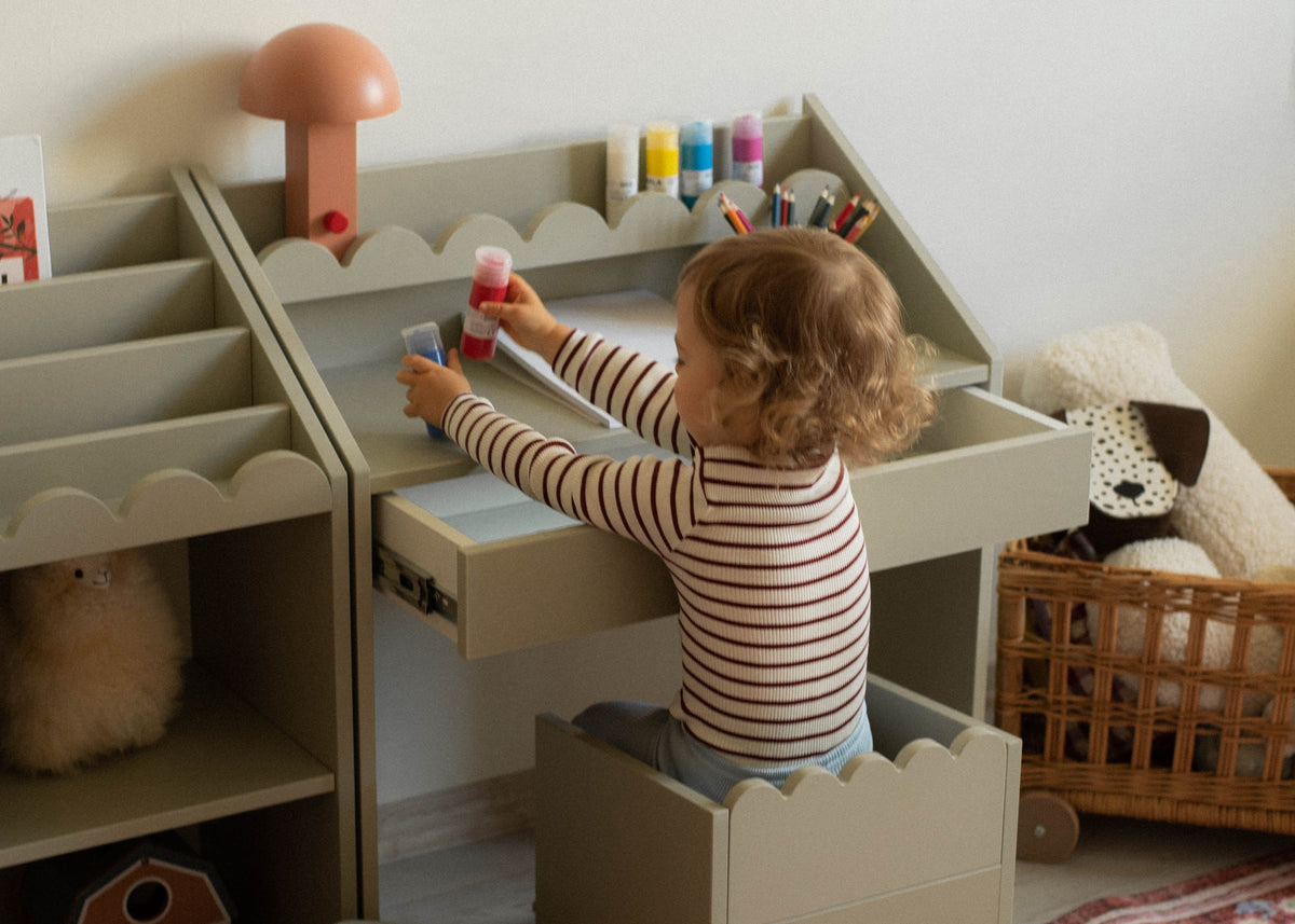 Montessori na co dzień – jak meble wspierają rozwój samodzielności u dzieci?