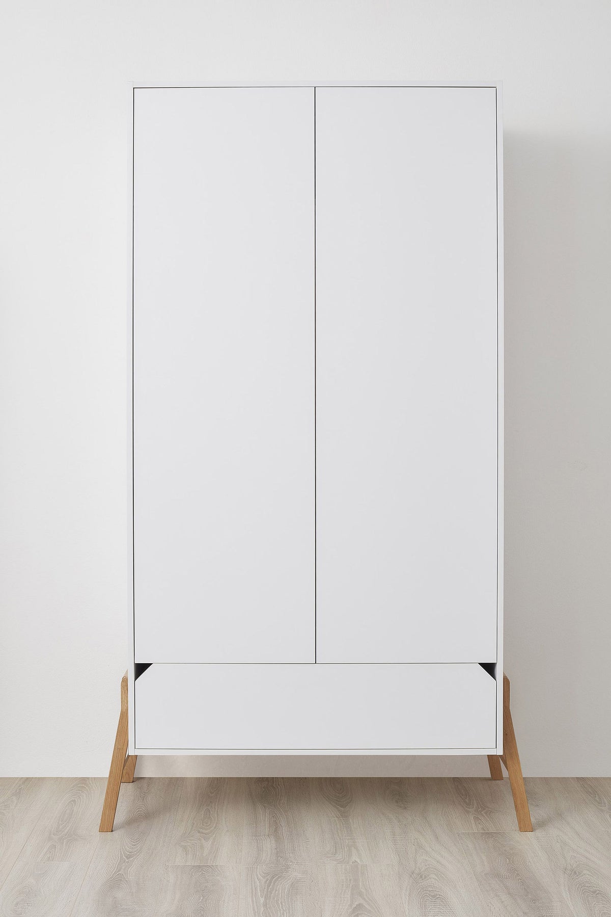 Lotta Snow 2-türiger Kleiderschrank