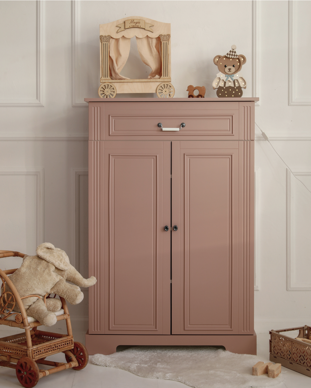 Ines vintage rose wysoka komoda 2-drzwiowa