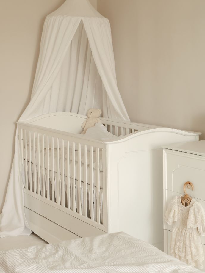 Royal  timeless white łóżeczko 70x140 z szufladą