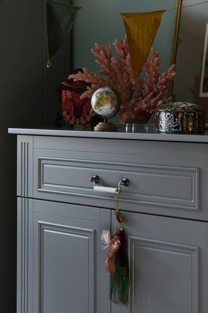 Ines neutral gray wysoka komoda 2-drzwiowa