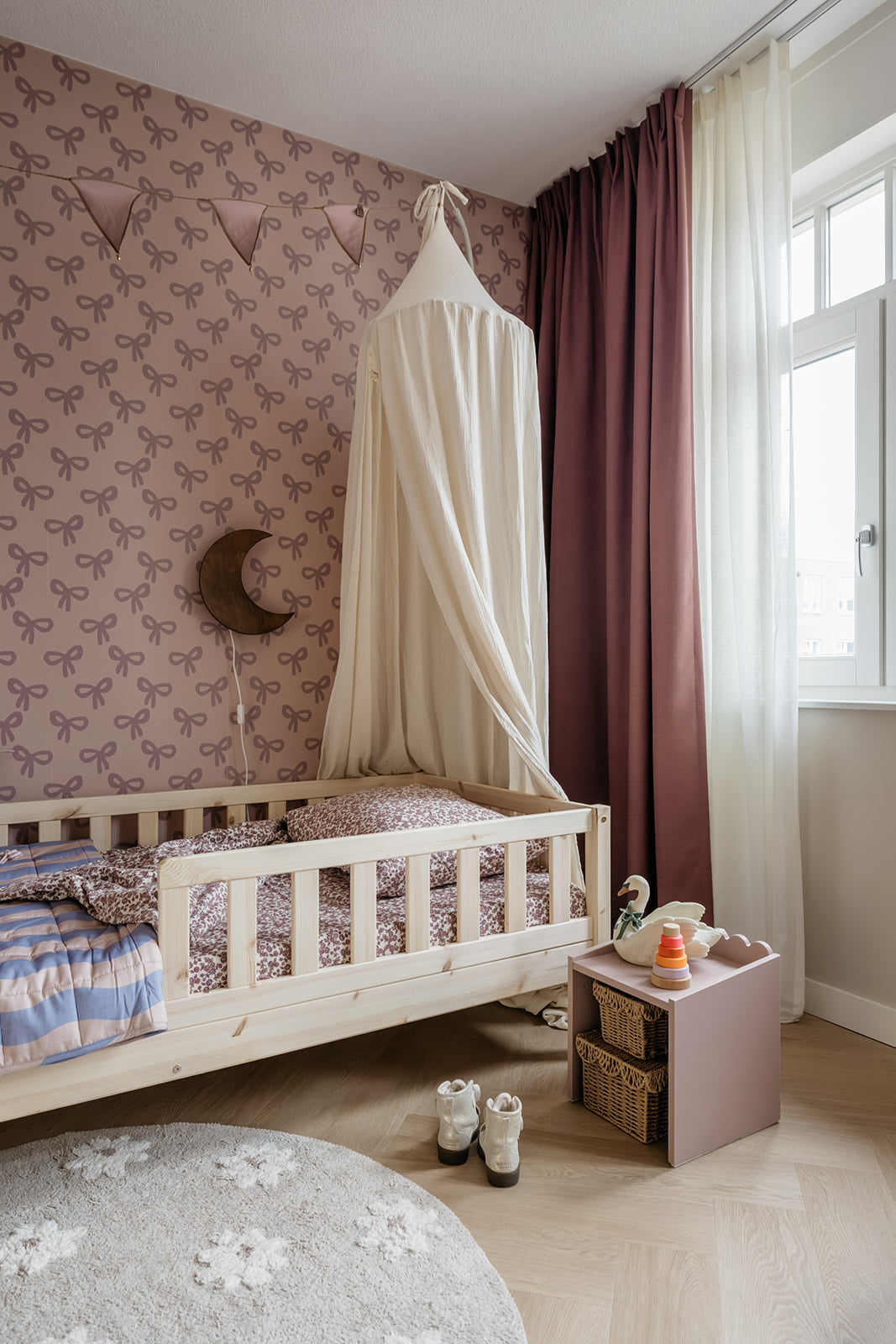 Krzesełko Montessori Book Nook vintage rose– funkcjonalne siedzisko dla dziecka