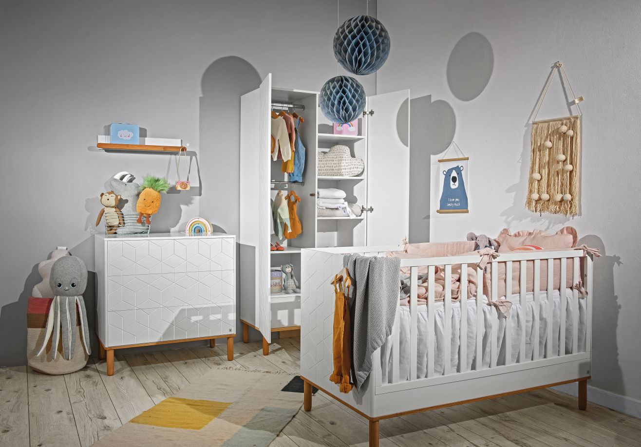 Schneeweiß – 3-seitiger Leinenvolant für Babybett