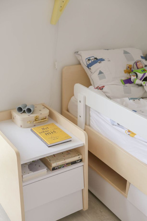 So sixty Schrank auf Rädern