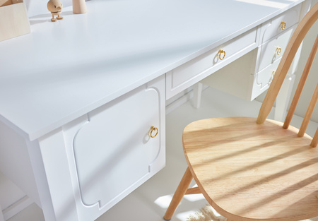 Royal timeless white desk