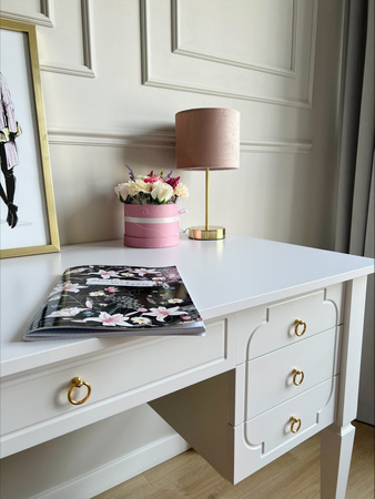 Royal timeless white desk