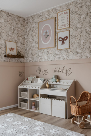 Zestaw dziecięcy Book Nook latte – biurko Montessori z dwoma krzesełkami