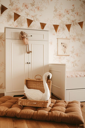 Ines elegant white 2-door chest